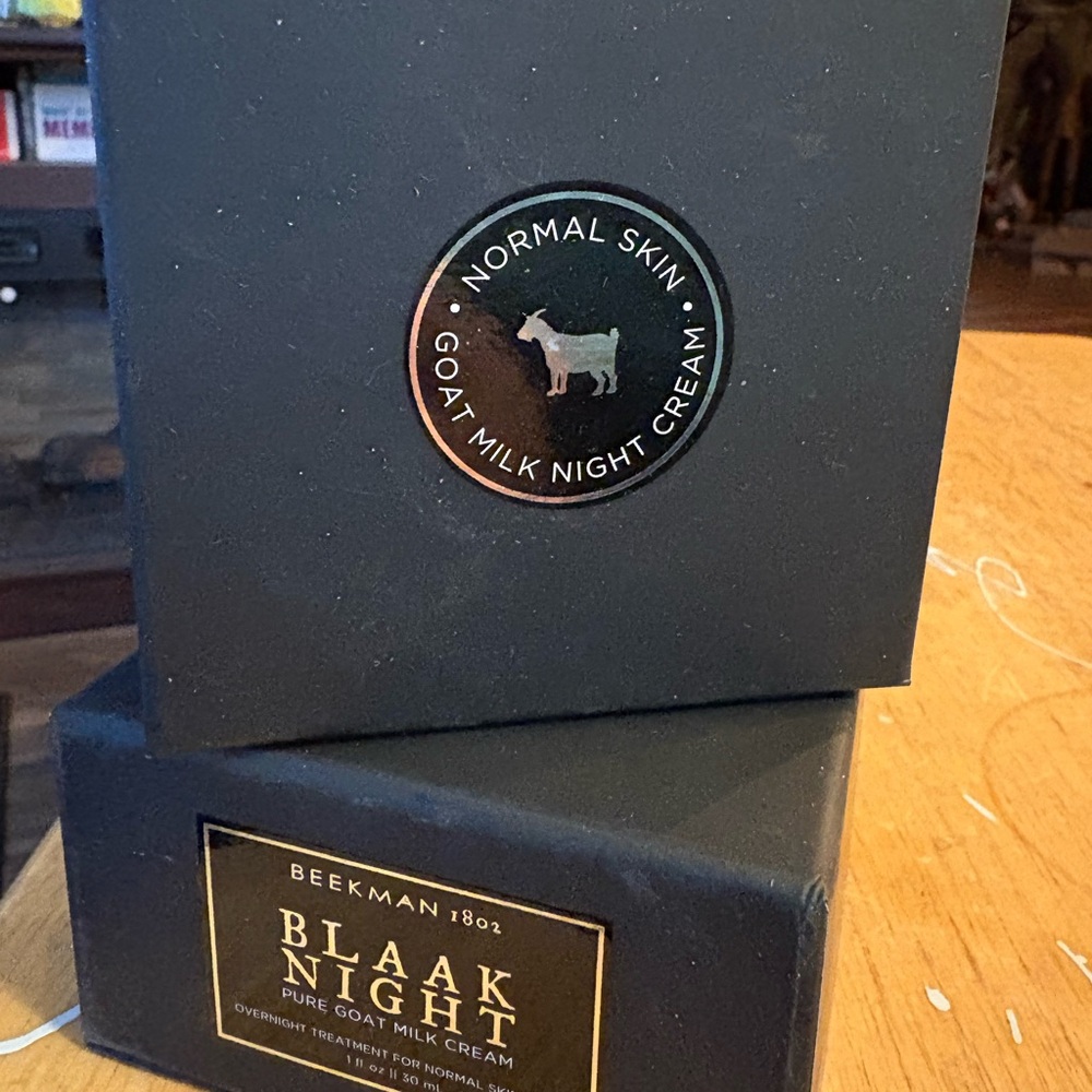 Beekman 1802 Blaak Night Goat Milk Cream - Black